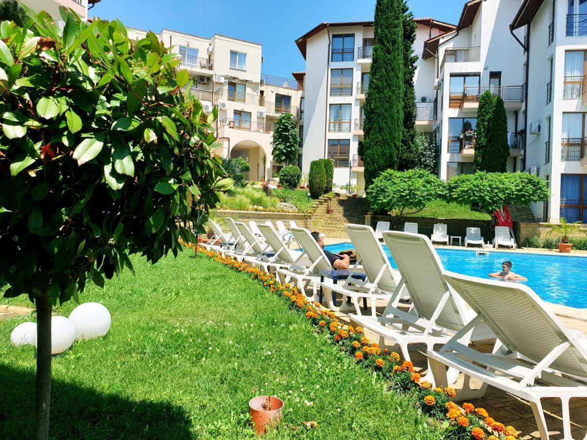 La Terrace Sea View Apartment Sveti Vlas Bagian luar foto