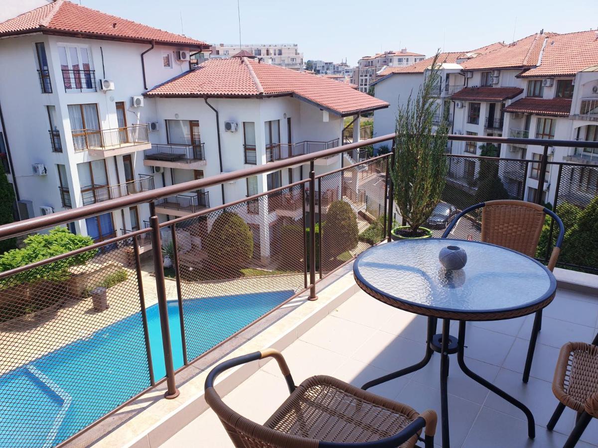 La Terrace Sea View Apartment Sveti Vlas Bagian luar foto