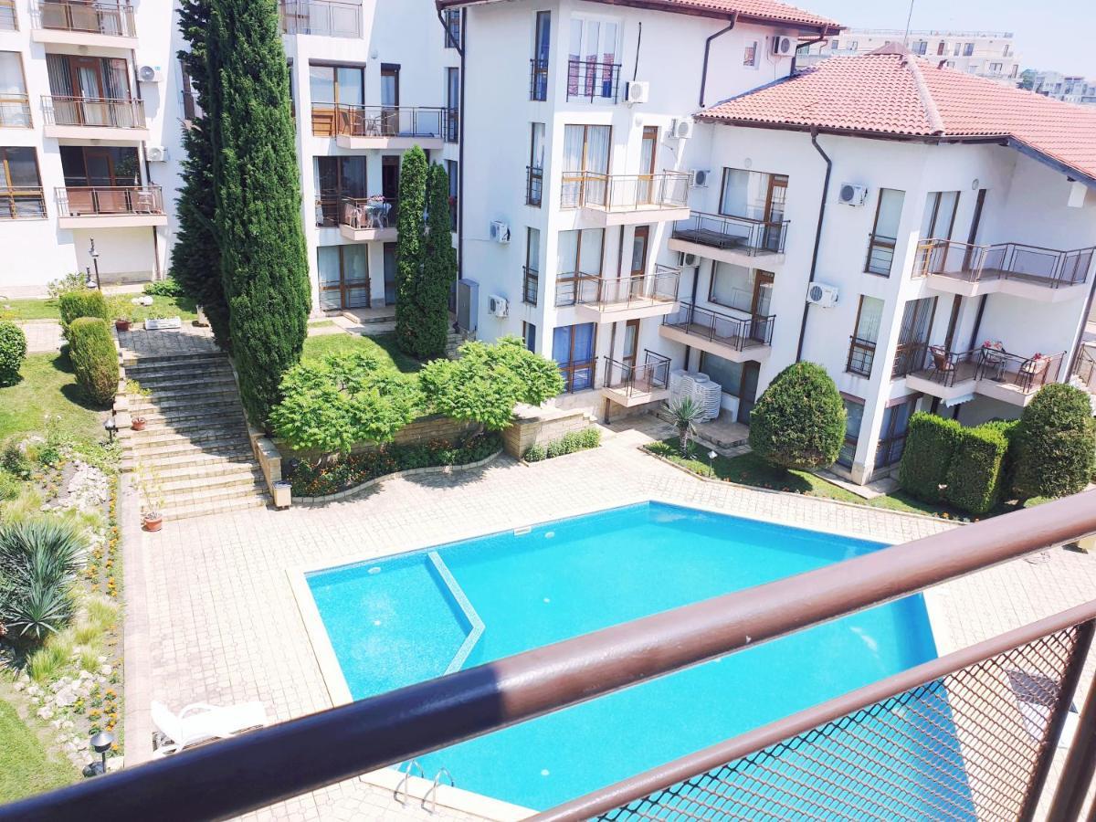 La Terrace Sea View Apartment Sveti Vlas Bagian luar foto