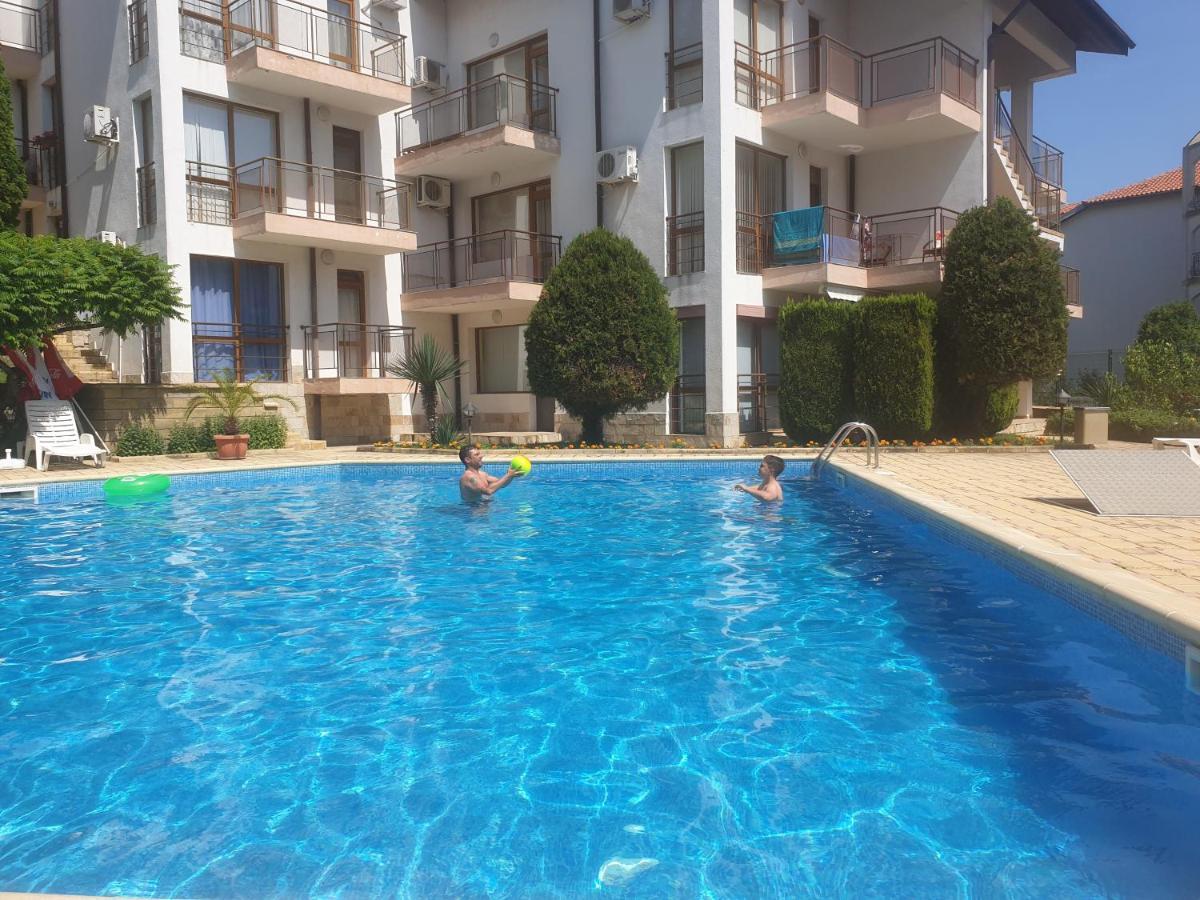La Terrace Sea View Apartment Sveti Vlas Bagian luar foto