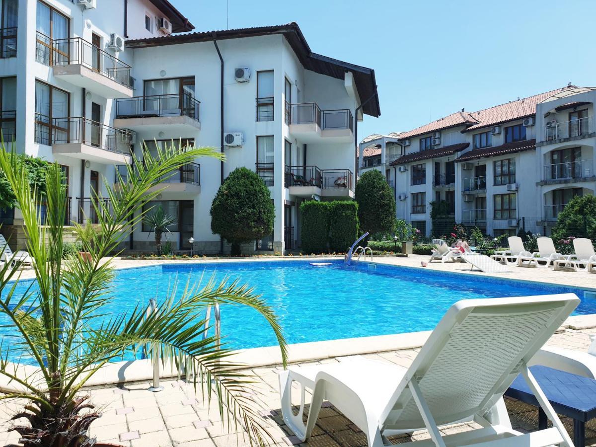 La Terrace Sea View Apartment Sveti Vlas Bagian luar foto