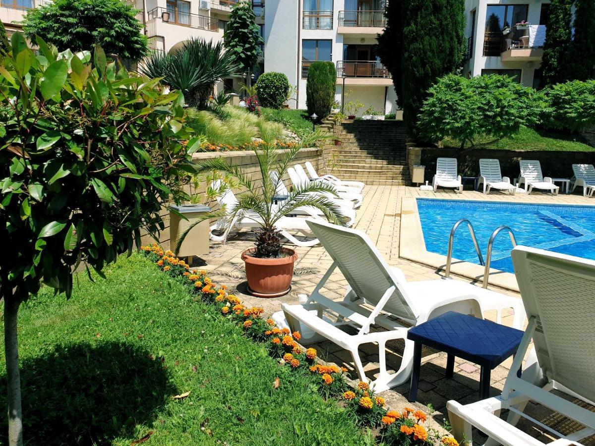 La Terrace Sea View Apartment Sveti Vlas Bagian luar foto