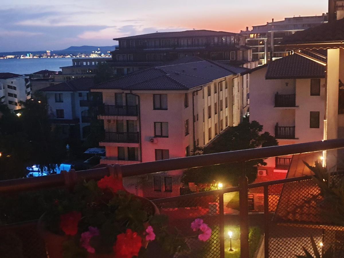 La Terrace Sea View Apartment Sveti Vlas Bagian luar foto