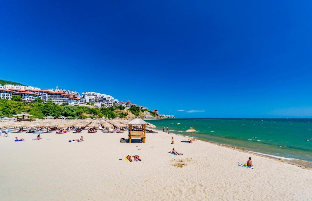 La Terrace Sea View Apartment Sveti Vlas Bagian luar foto