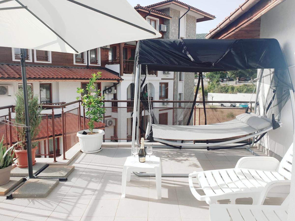La Terrace Sea View Apartment Sveti Vlas Bagian luar foto